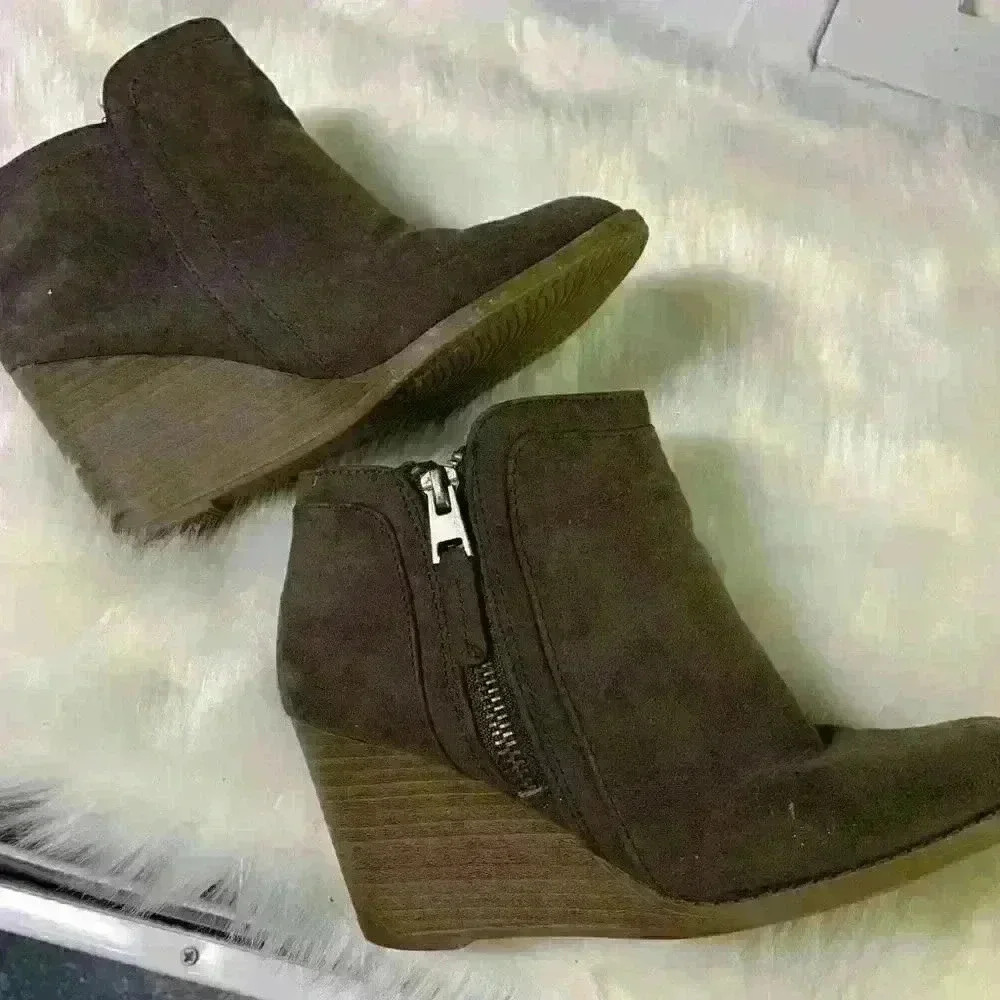 Brown Wedges  - Picture 2 of 5